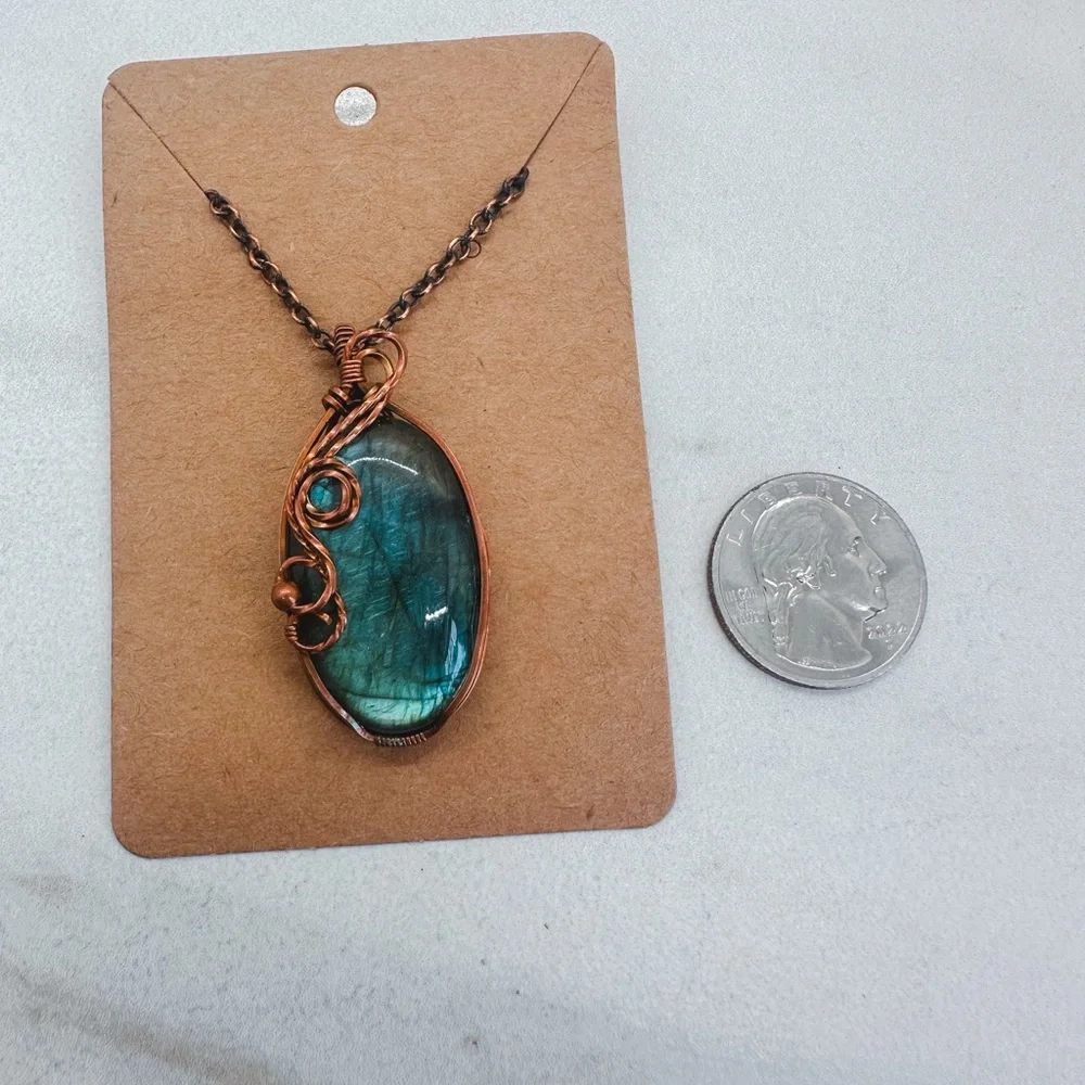 Labradorite wire wrapped necklace - Picture 3 of 3
